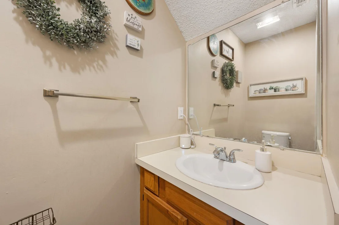 Photo of 128 Hillside DR