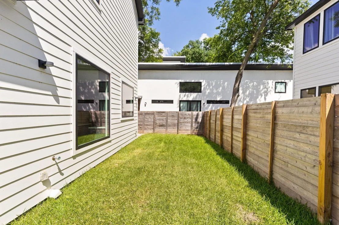 Photo of Unit 1 at 2717 Lyons RD