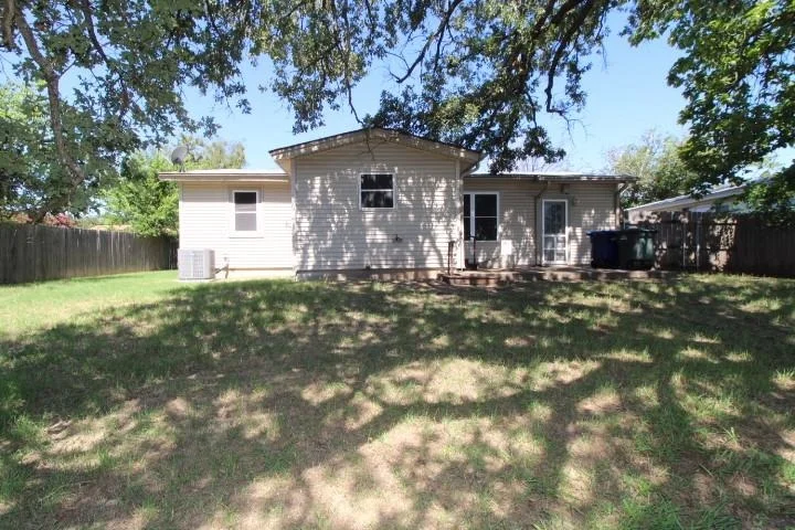 Photo of 2203 Crescent DR