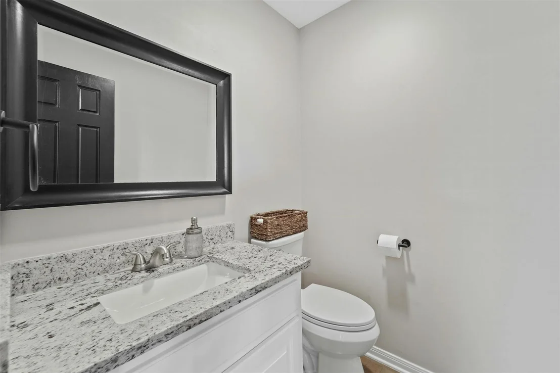 Photo of 21302 High DR