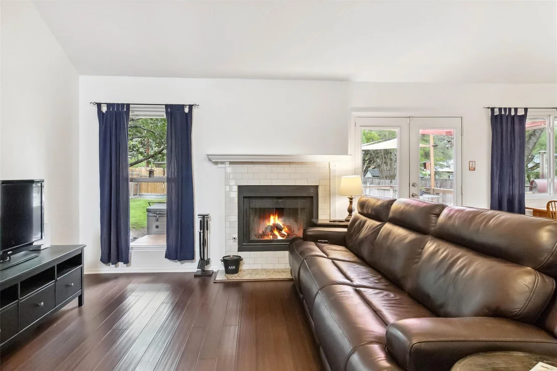 Photo of 1610 Old Tract RD