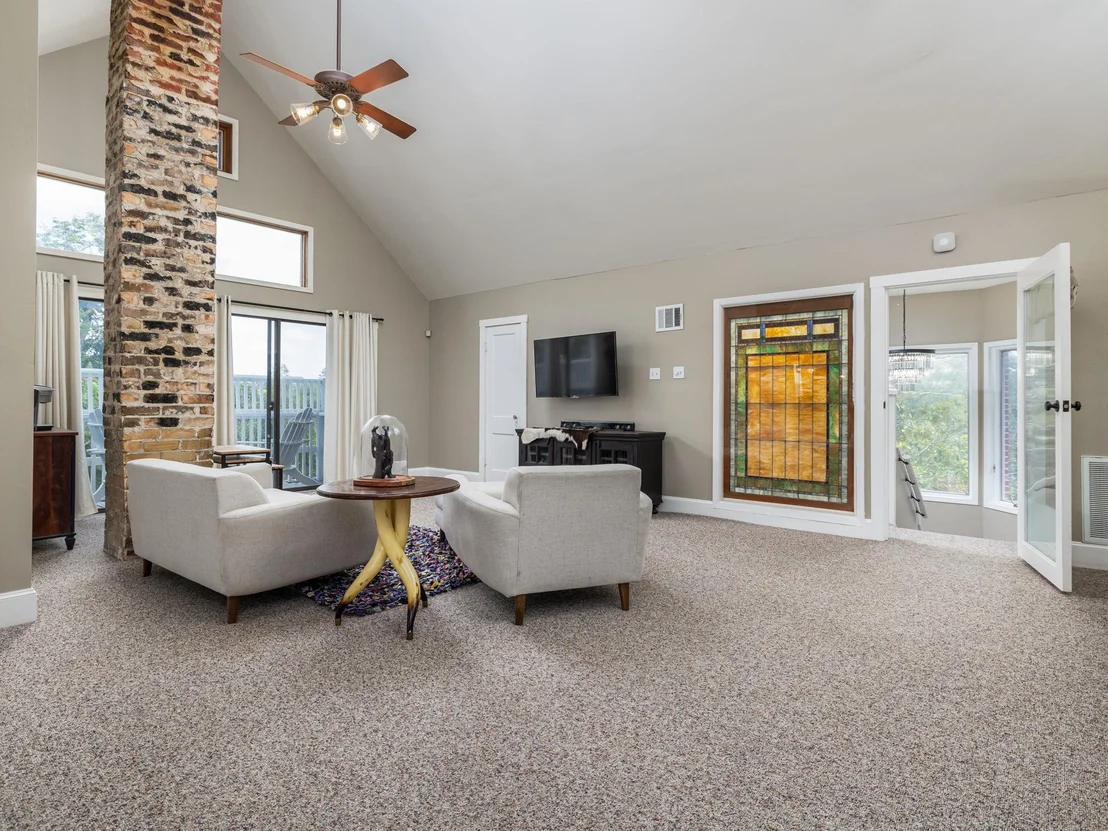 Photo of 1220 W Lake DR
