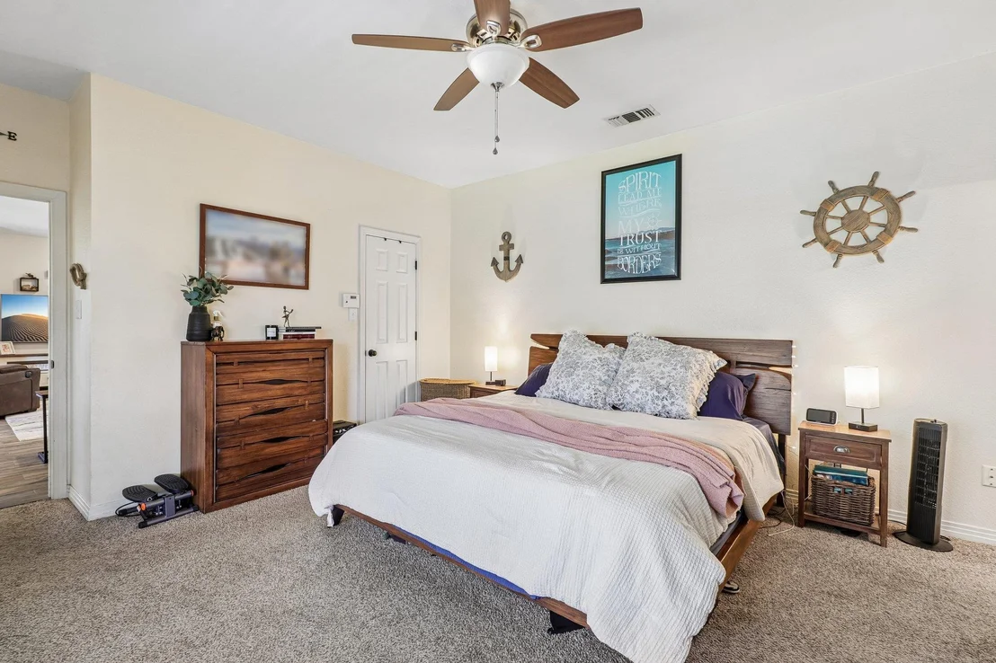 Photo of 241 Laura LN