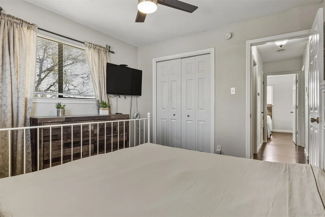 Photo of 2401 Smith Branch BLVD
