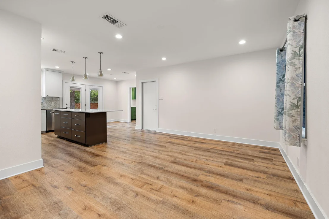 Photo of 1803 Forestglade DR
