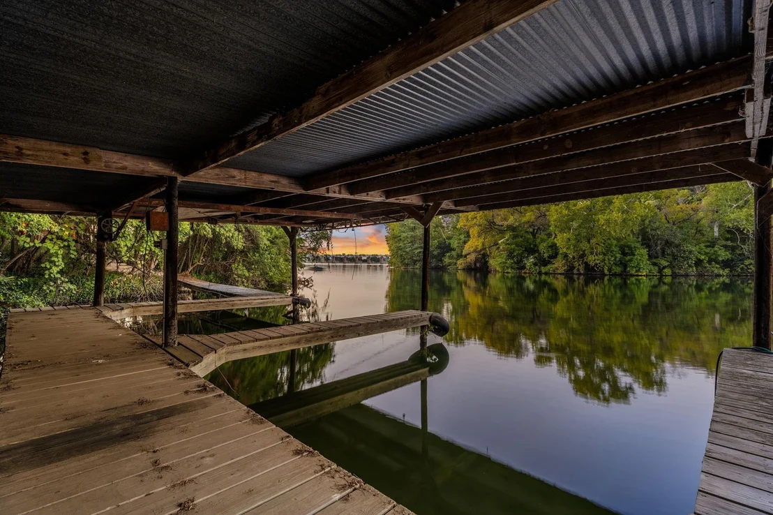 Photo of 1700 Lakeshore DR