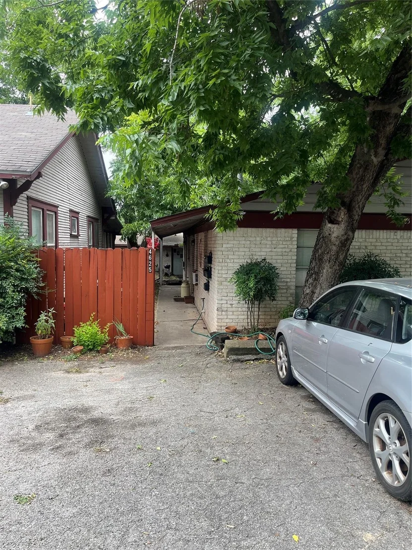 Photo of 4627 Depew Ave