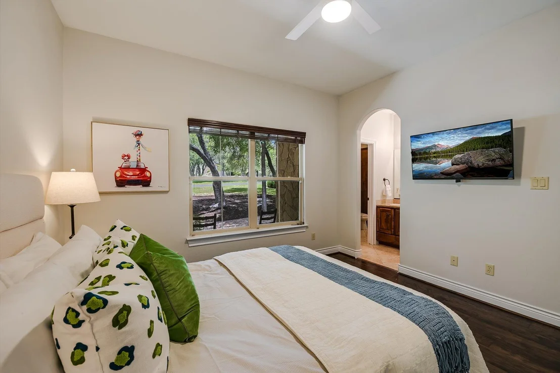 Photo of 524 Highland Spring LN