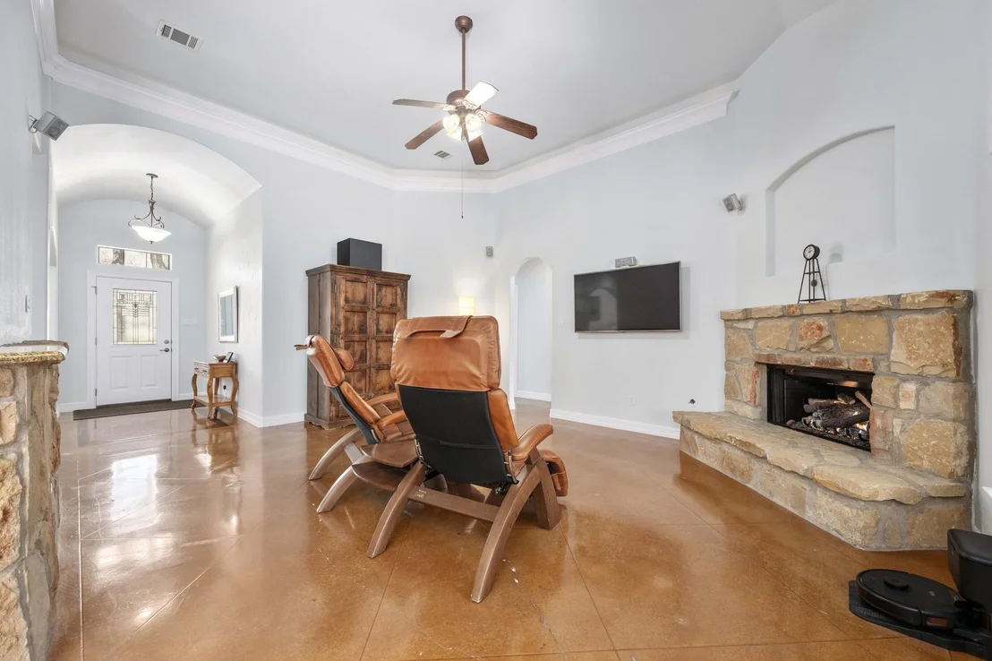 Photo of 531 Leanna Oak LOOP