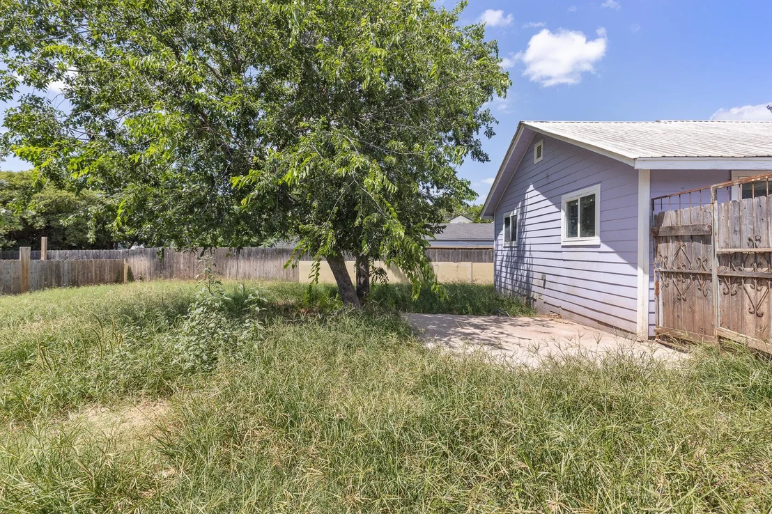 Photo of 7402 Providence Ave