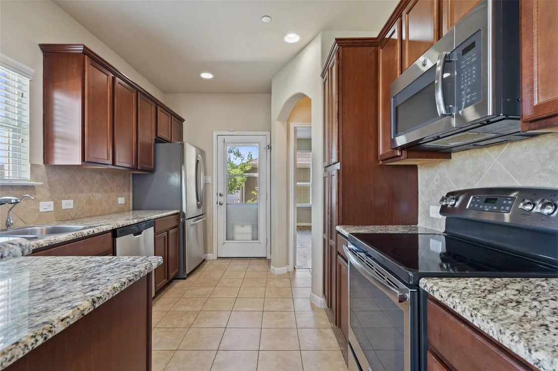 Photo of 1046 Lost Pines LN