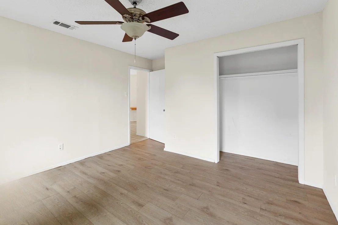 Photo of 1907 W LOOP