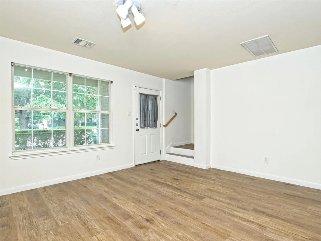 Photo of 110 Juniper CIR