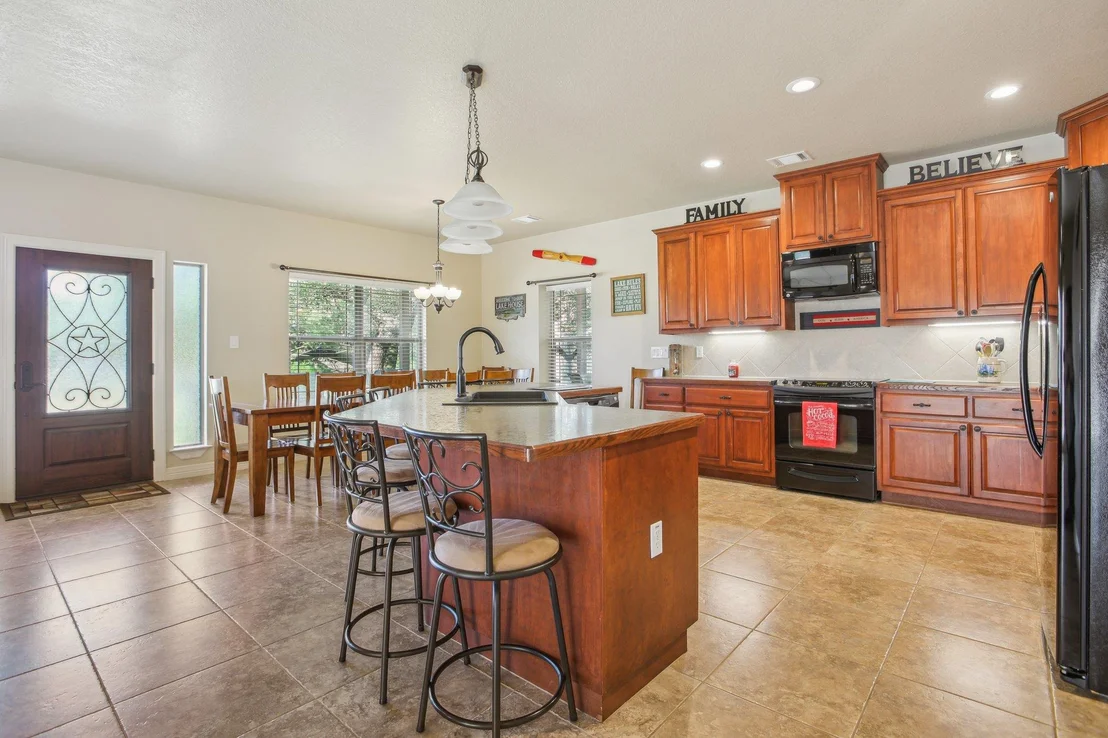 Photo of 600 Augusta CIR N
