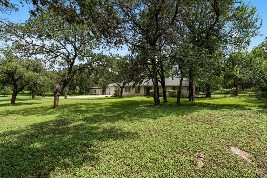 Photo of 651 High Low DR