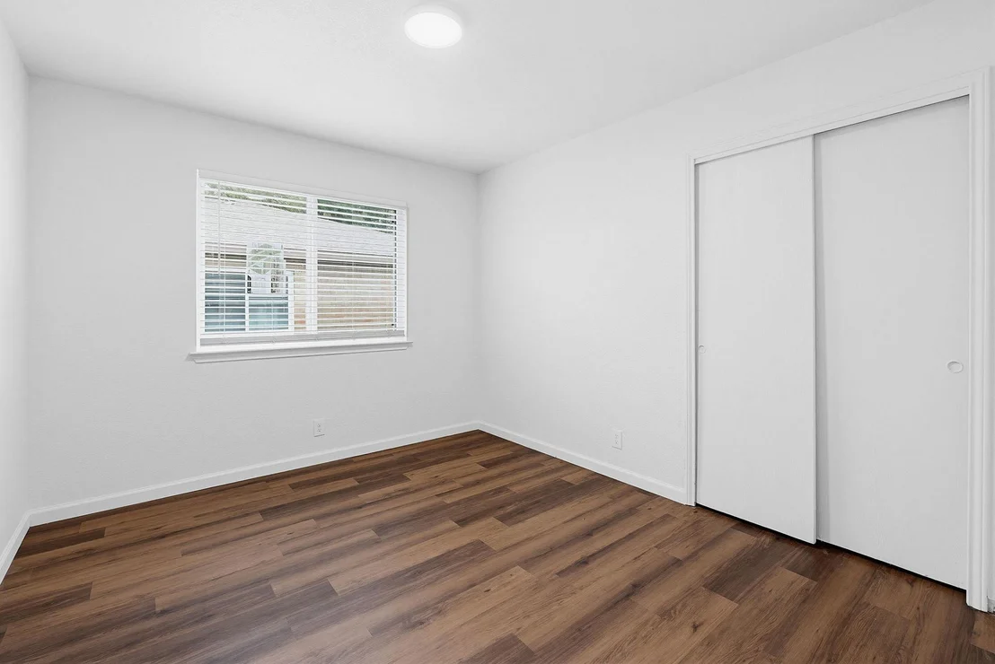 Photo of 114 Loryn DR