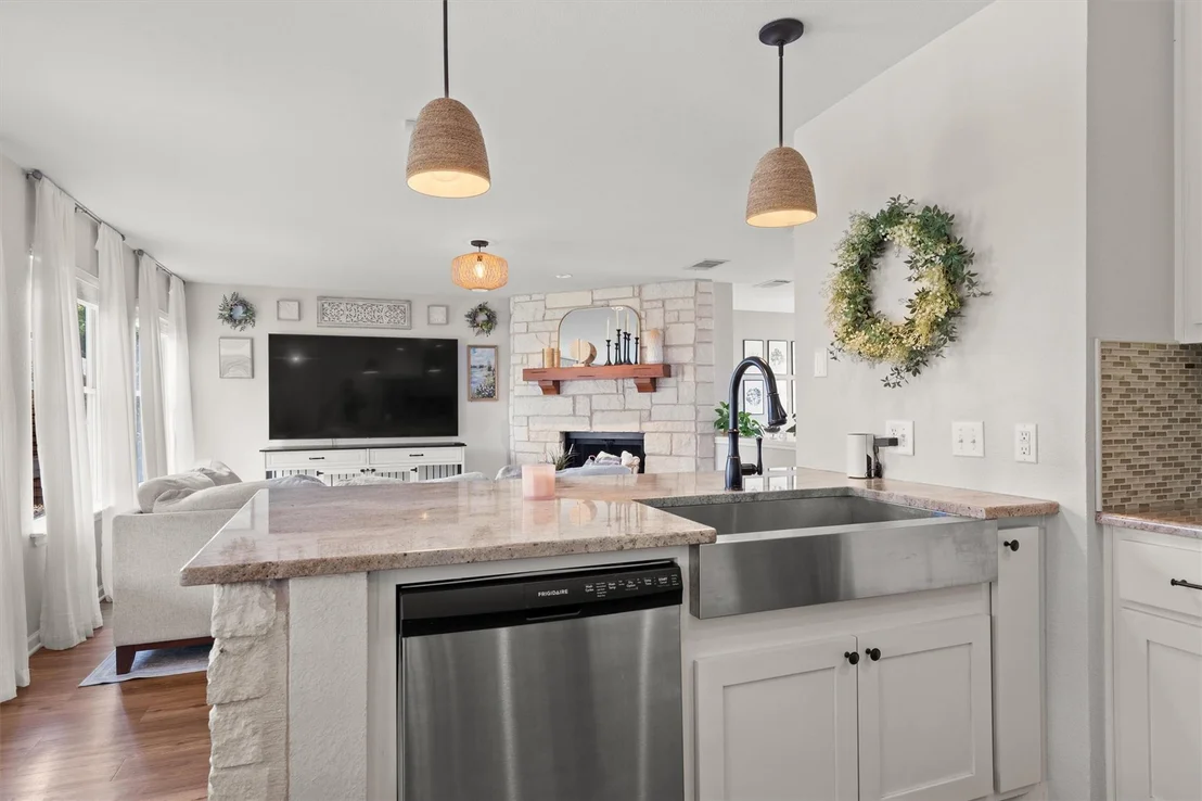 Photo of 1308 Honeysuckle LN