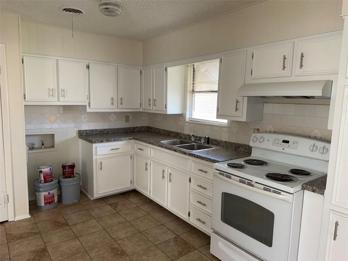 Photo of 302 Easy ST