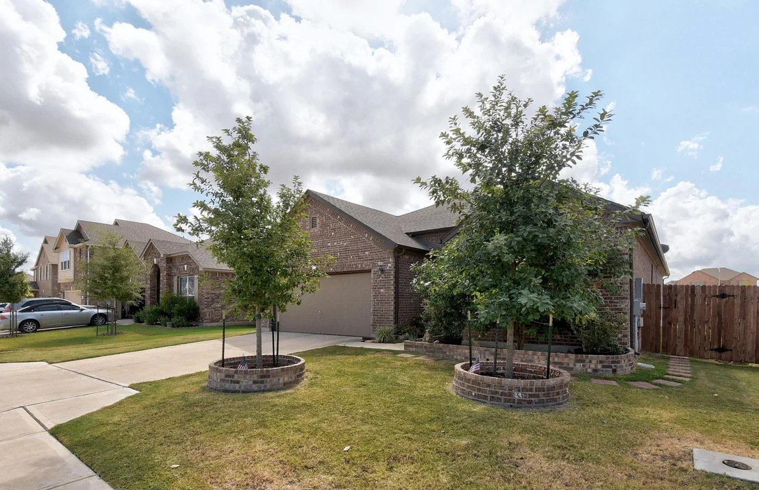 Photo of 335 Alamosa DR