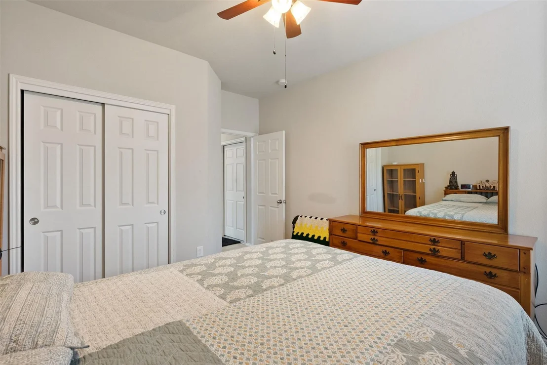 Photo of 5980 Heron DR