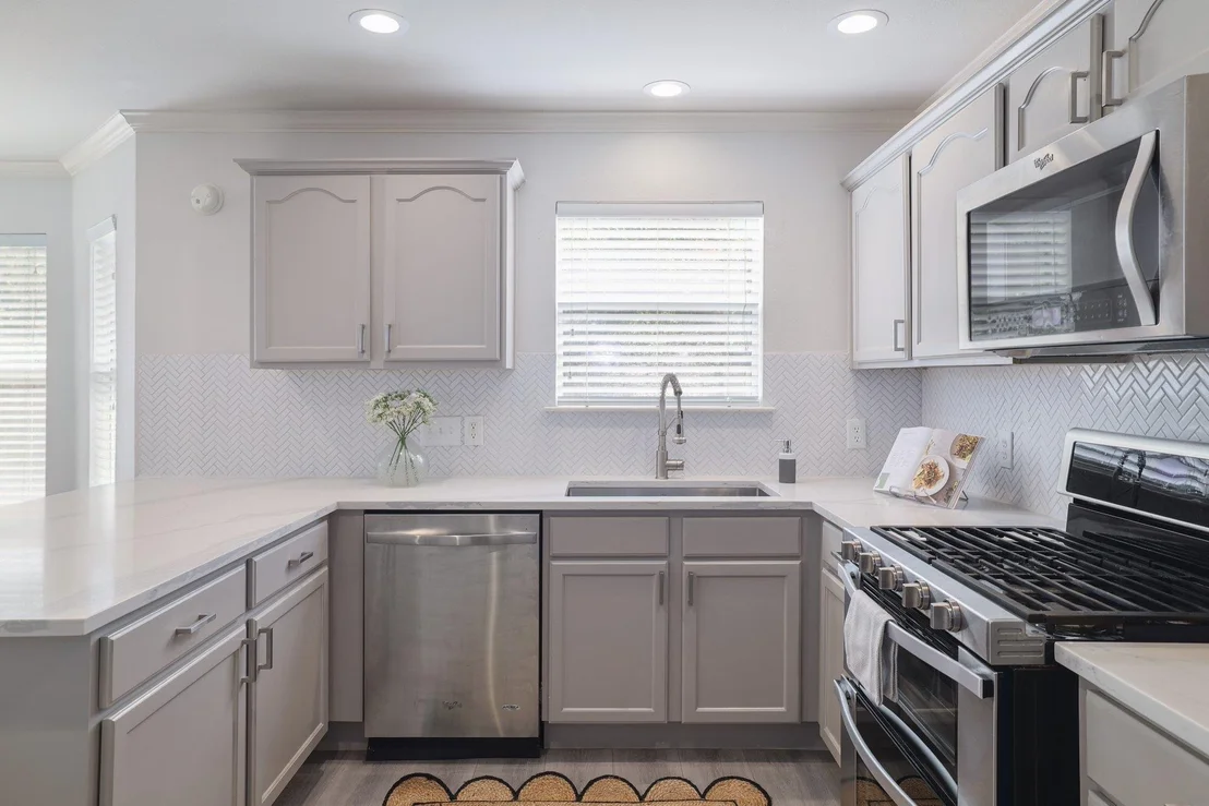 Photo of 412 Colonial Park BLVD