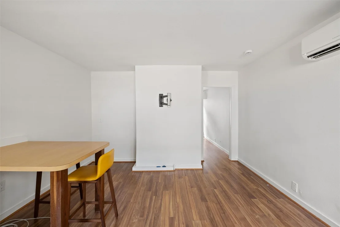 Photo of 613 Baylor ST