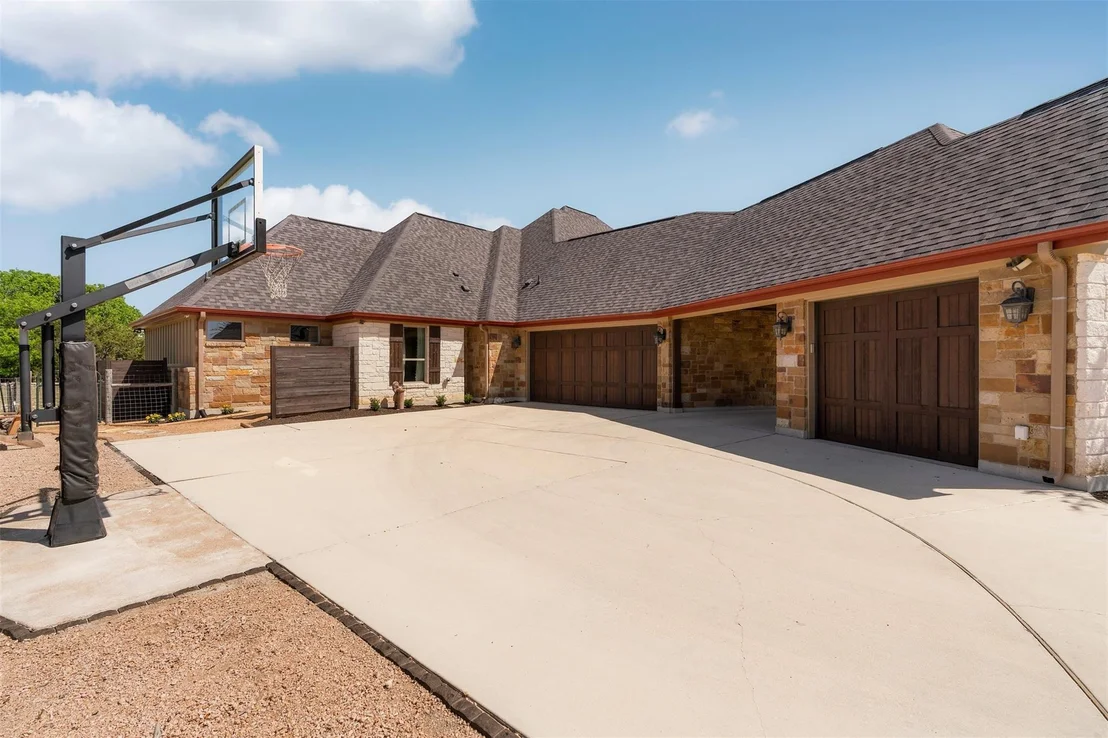 Photo of 617 Chama TRCE