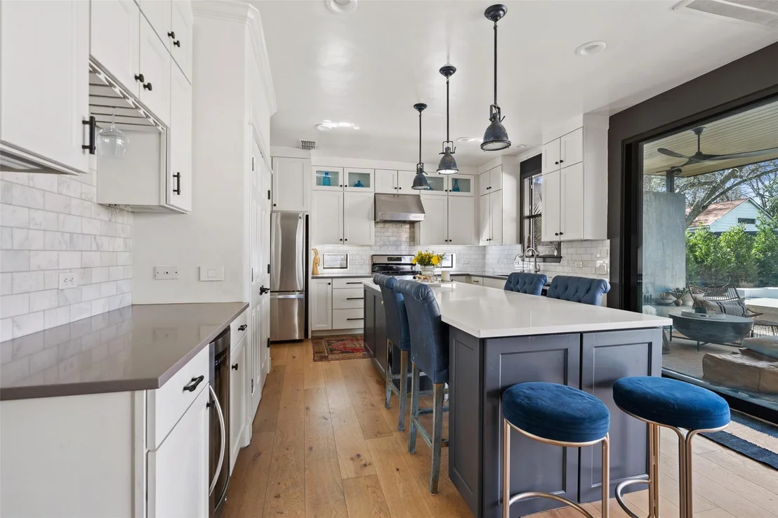 Photo of 1102 Kinney Ave