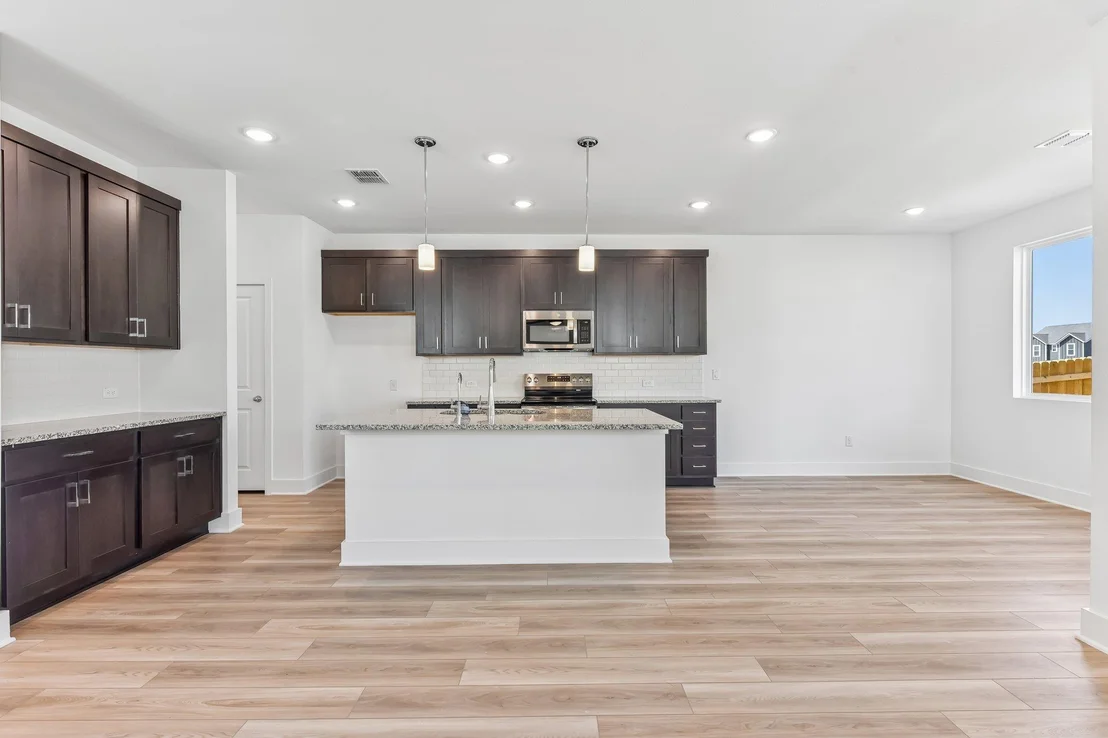Photo of 117 Maverick Ave