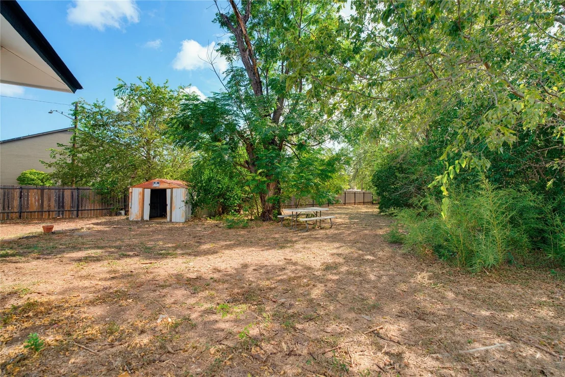 Photo of 2311 Campden DR