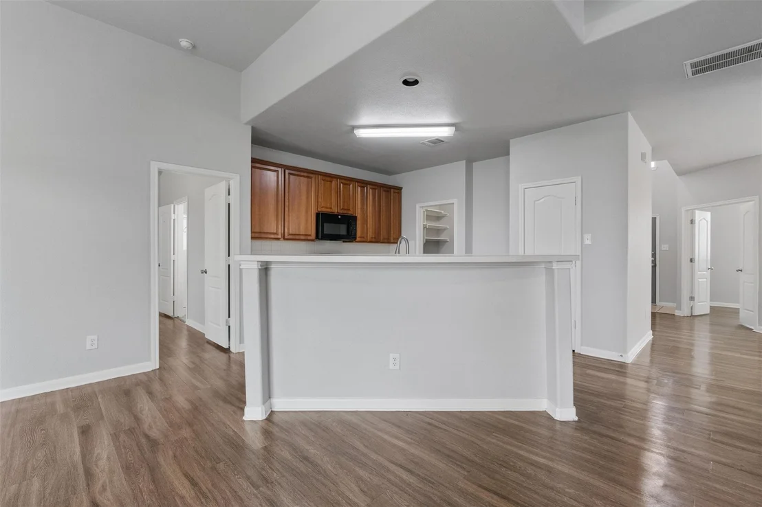 Photo of 198 Covent DR