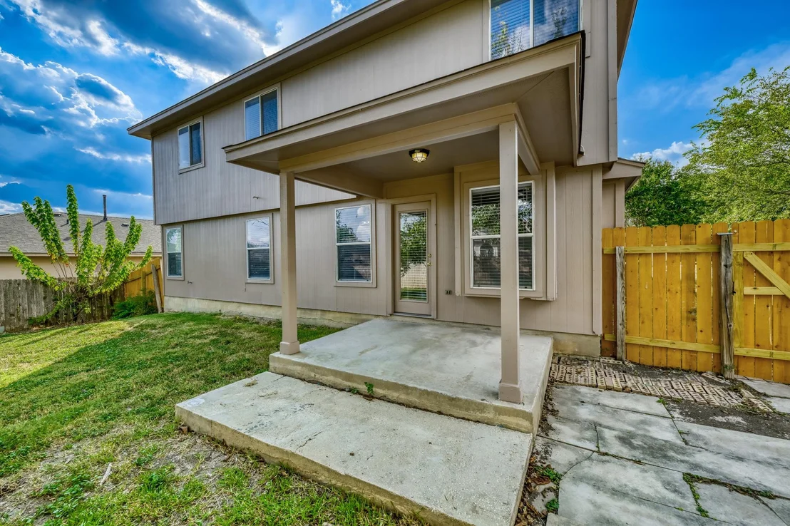Photo of 399 Paddington DR