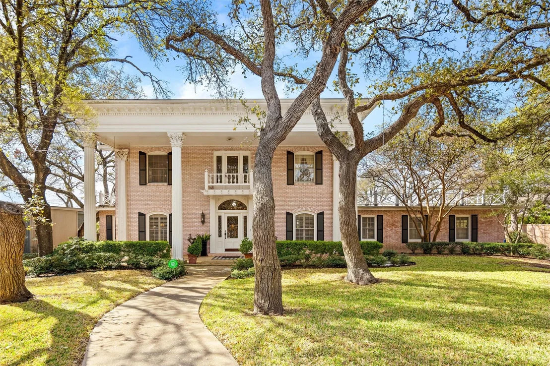 Photo of 4011 SIERRA DR