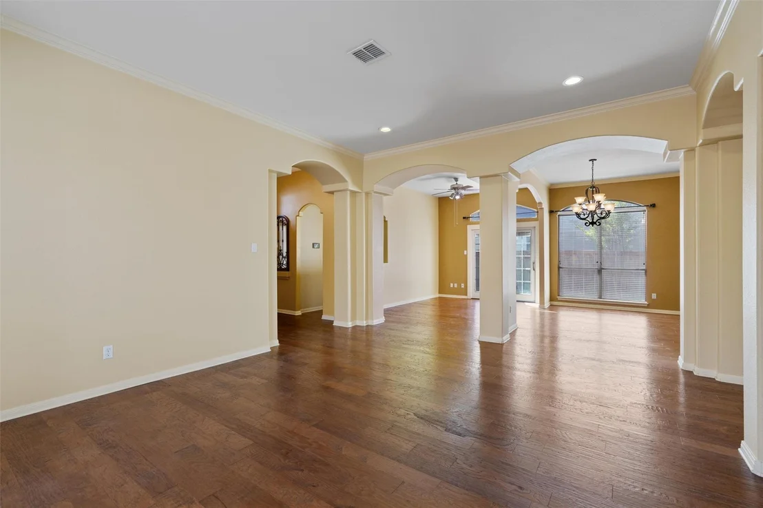 Photo of 6814 Thistle Hill WAY