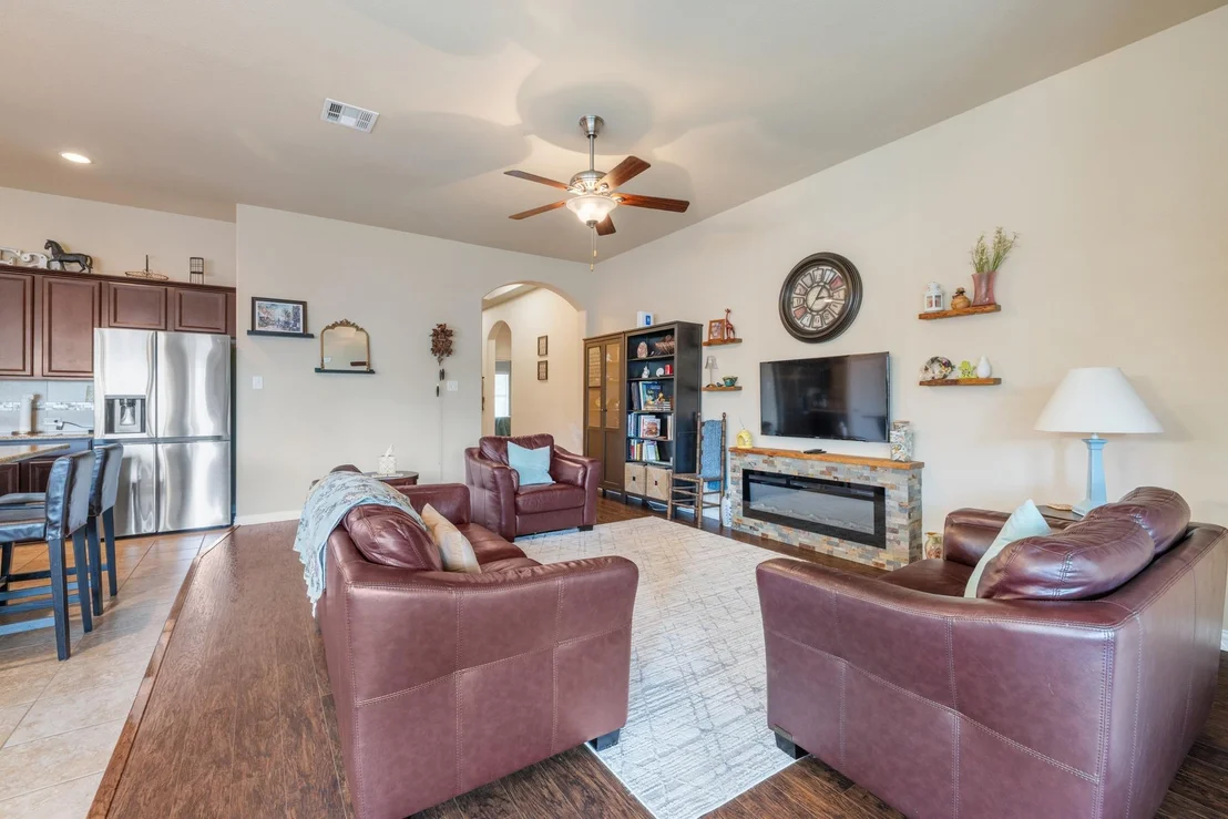 Photo of 921 Tabernash DR