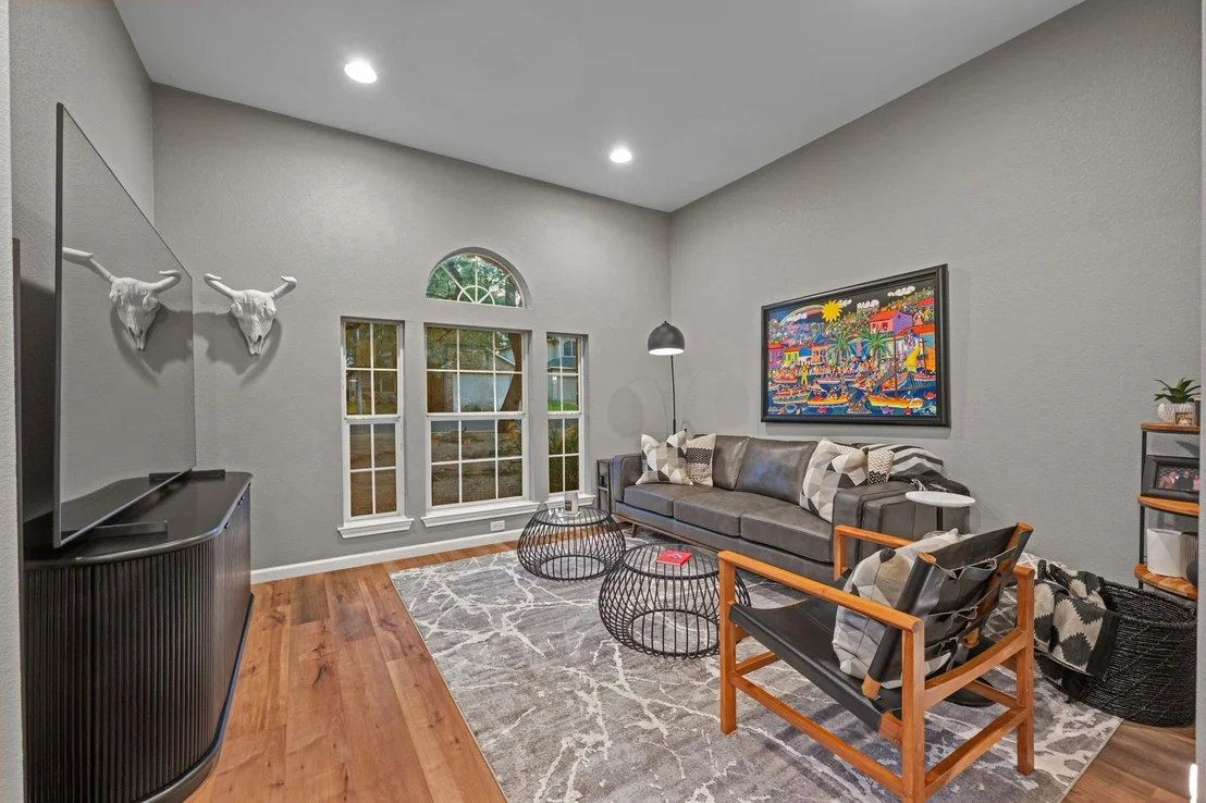 Photo of 5935 Salcon Cliff DR