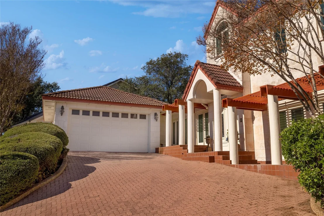 Photo of 5700 Greenledge CV
