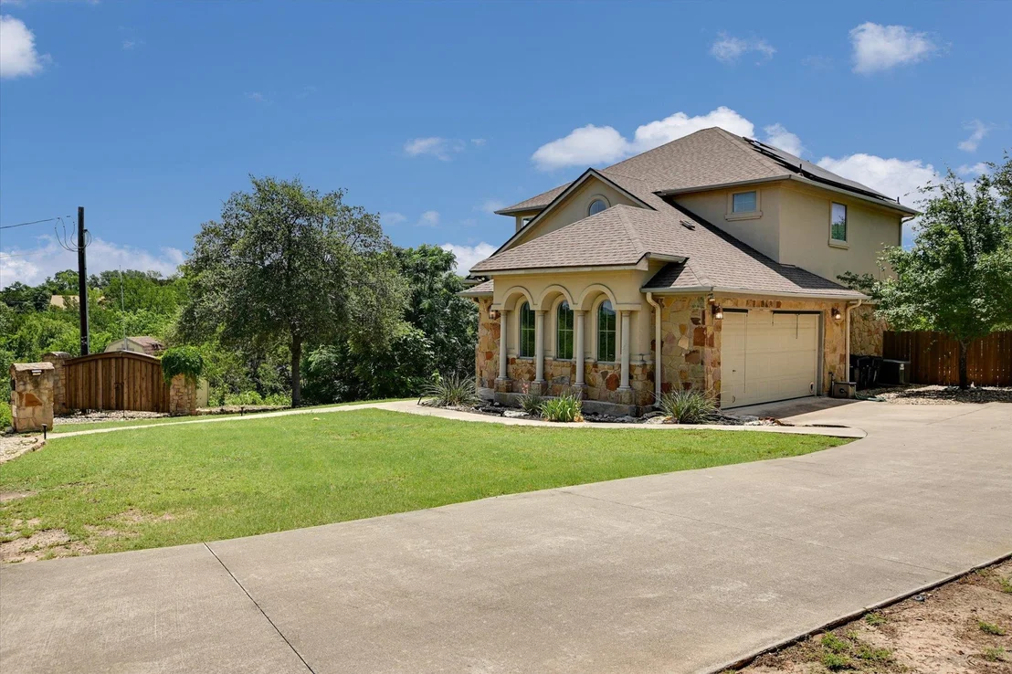 Photo of 126 Whippoorwill CIR