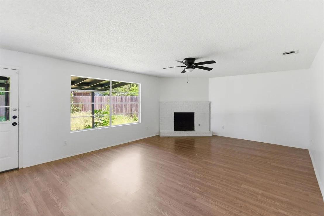 Photo of 11008 Jordan LN