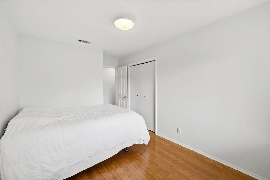 Photo of 607 Elderberry CV