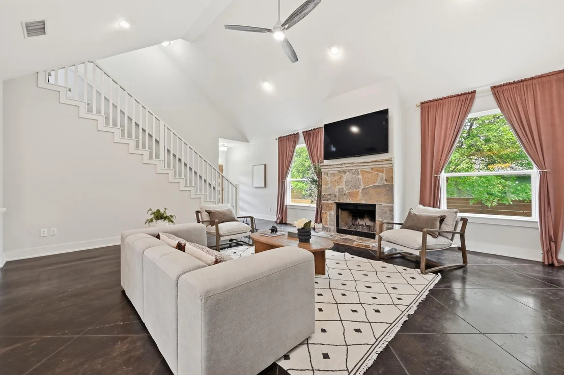 Photo of 820 Panorama DR