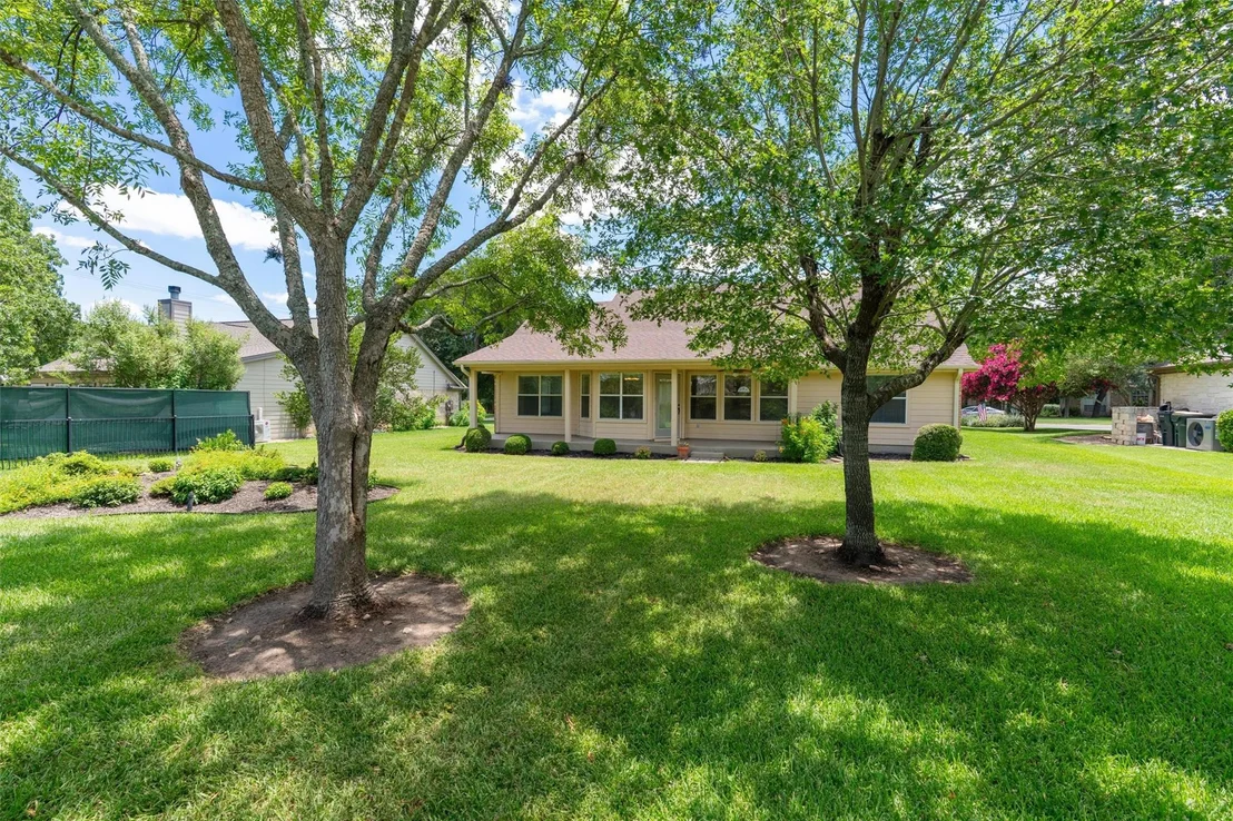 Photo of 106 Stacey LN