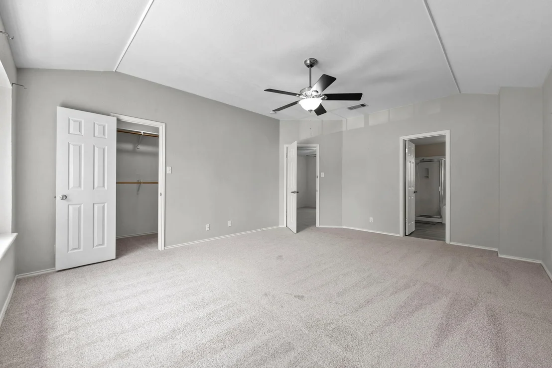 Photo of 2028 Desco DR