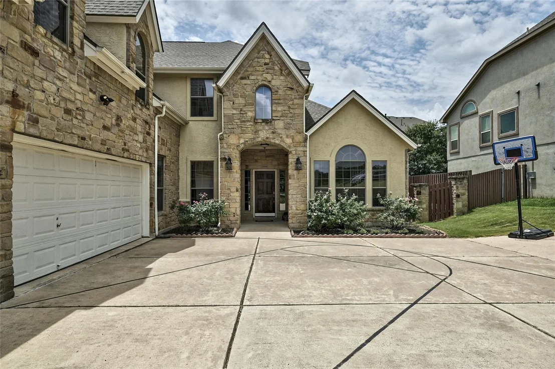 Photo of 15407 Barrie DR