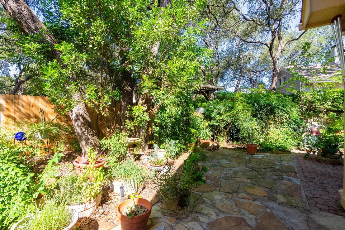 Photo of 6411 CLAIRMONT DR