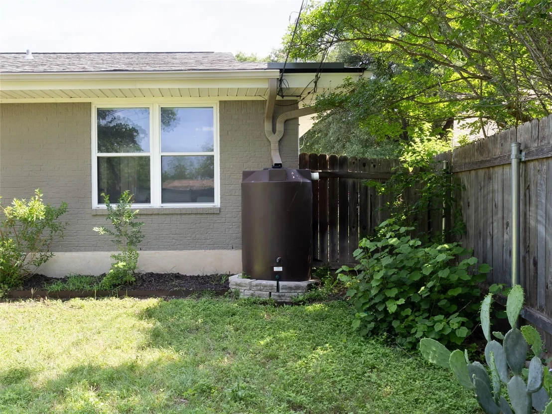 Photo of 1805 Westmoor DR