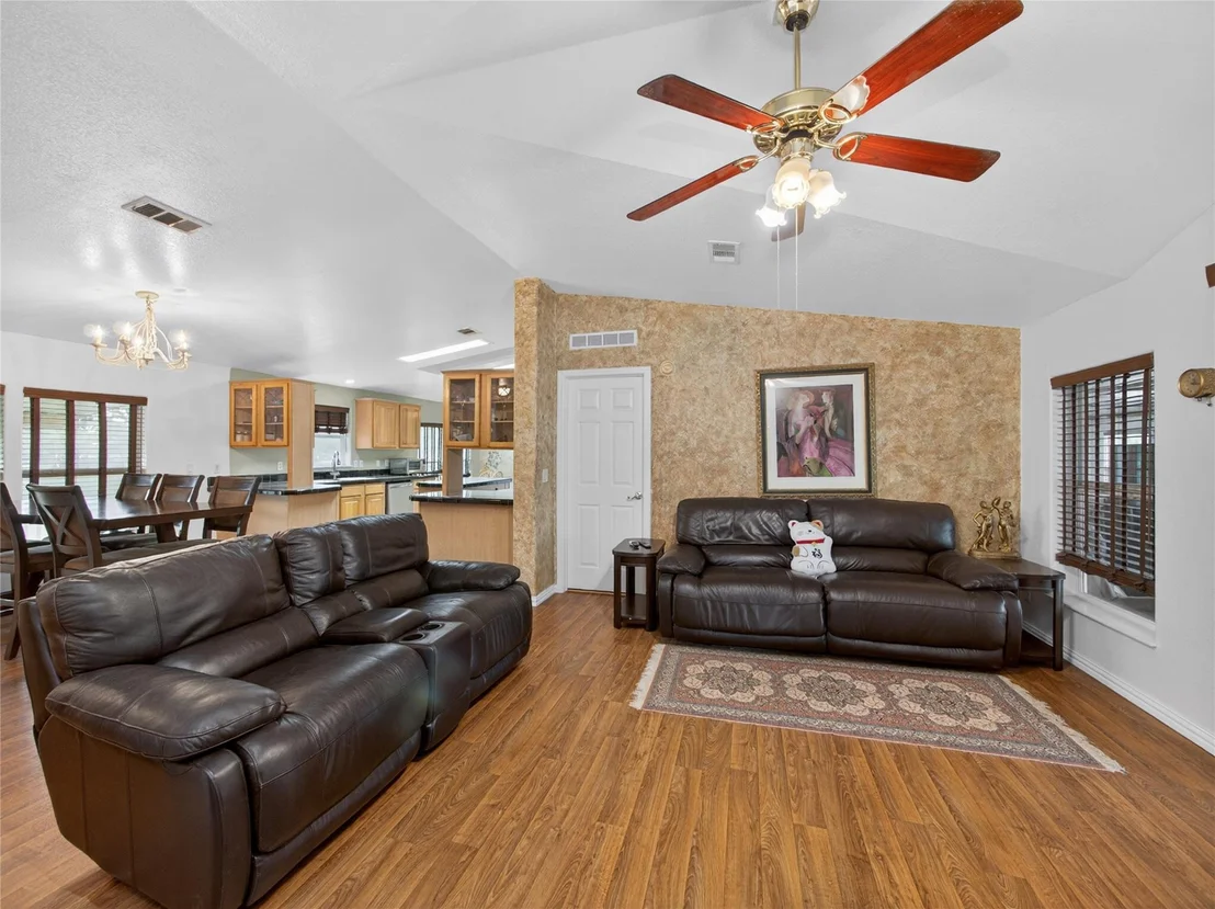 Photo of 279 Highline DR