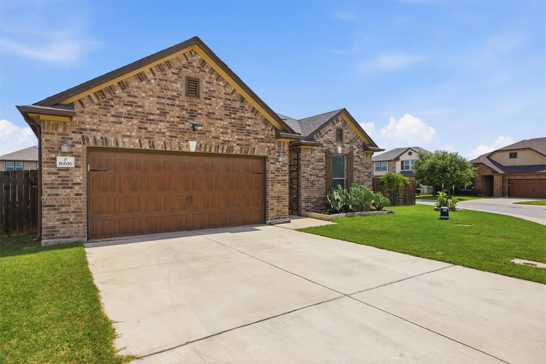 Photo of 16616 Brogan LN