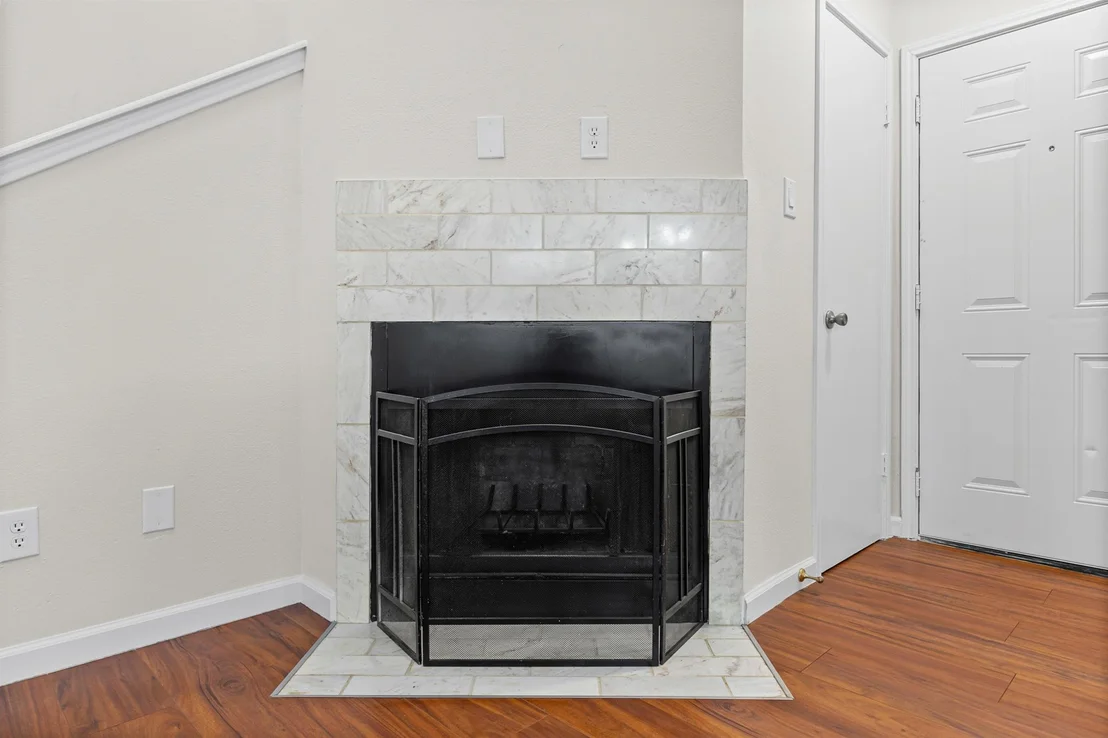 Photo of Unit 1402 at 512 Eberhart LN
