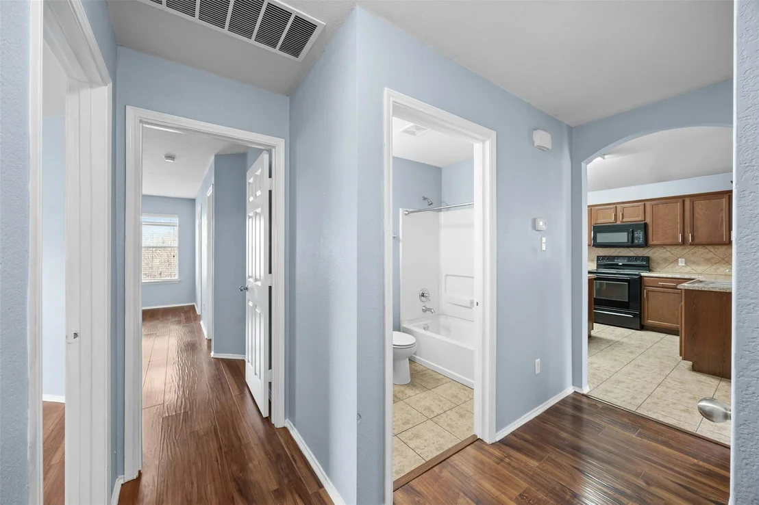 Photo of 5604 Malcom TRL